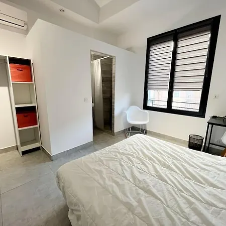 Paradise - 5 Suites Parentales - 10min Des Plages Apartment