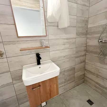 Paradise - 5 Suites Parentales - 10min Des Plages Apartment *